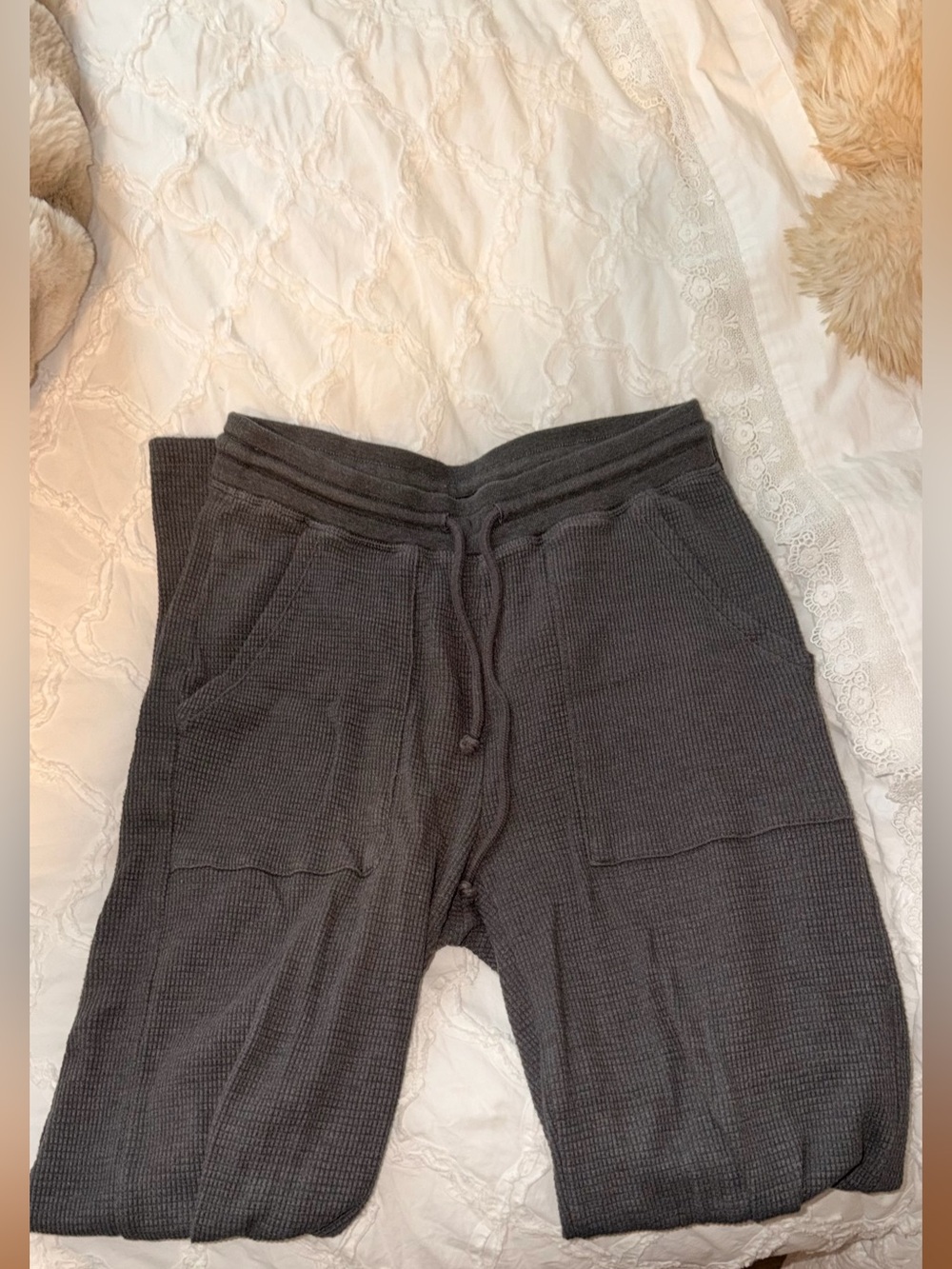 Aritzia lounge pants grey